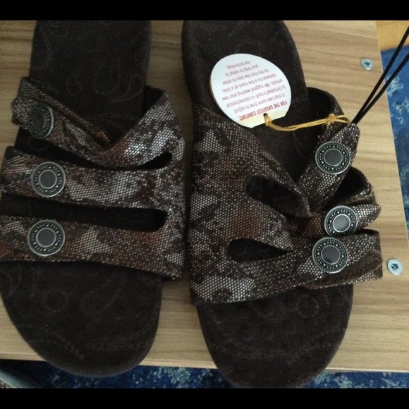 Orthaheel sandals NWT - Picture 3 of 3